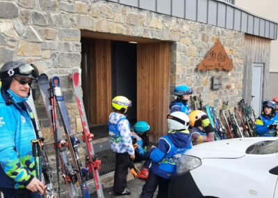 Au départ du local du ski club à La Mongie (domaine du Grand Tourmalet Pic du Midi)